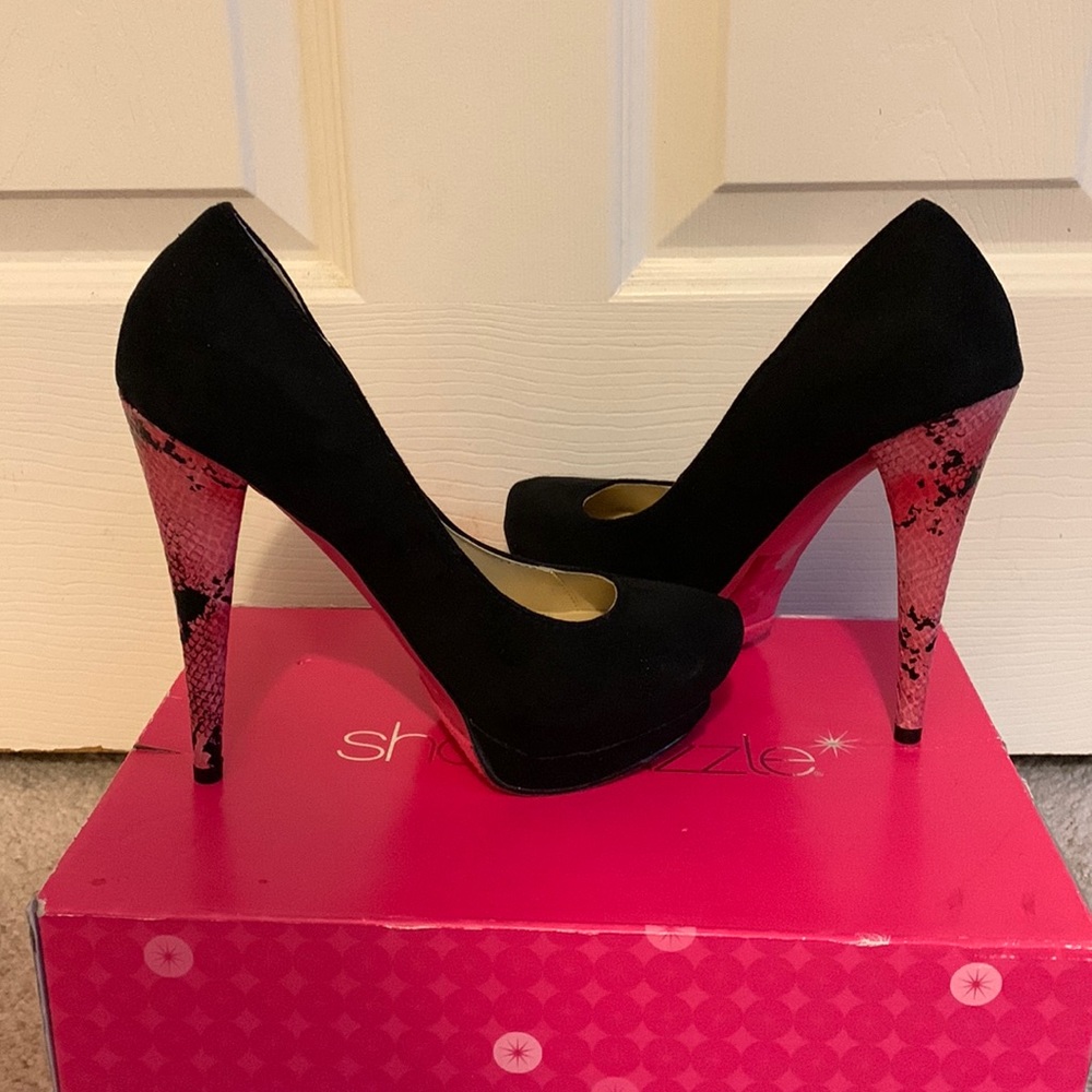 New Without tags & with original box😁👠👜